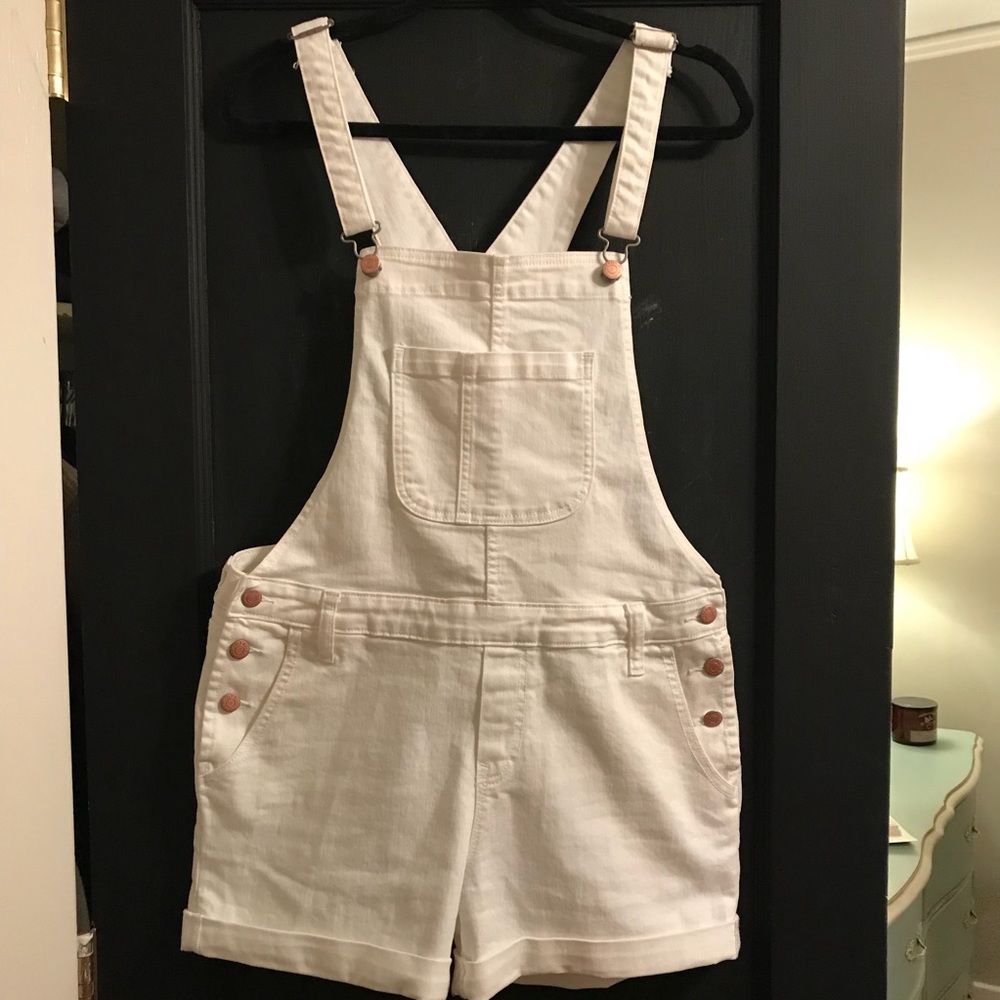 Old Navy white shorts overalls